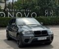 Серый БМВ Х5, объемом двигателя 3 л и пробегом 285 тыс. км за 18000 $, фото 1 на Automoto.ua