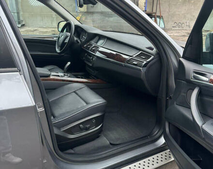 Сірий БМВ Х5, об'ємом двигуна 2.98 л та пробігом 187 тис. км за 16000 $, фото 4 на Automoto.ua