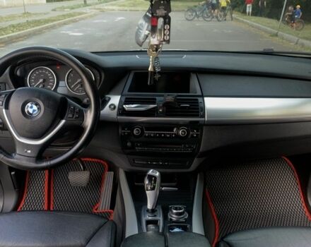 Серый БМВ Х5, объемом двигателя 4.4 л и пробегом 275 тыс. км за 13500 $, фото 5 на Automoto.ua