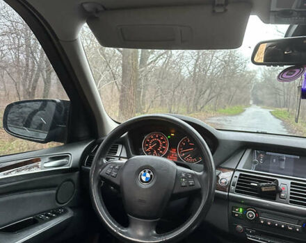 БМВ Х5 2010 в Днепре (Днепропетровске) на Automoto.ua Серый БМВ Х5, объемом двигателя 3 л и пробегом 200 тыс. км за 19500 $, фото 11 на Automoto.ua