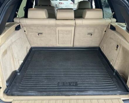 Серый БМВ Х5, объемом двигателя 3 л и пробегом 350 тыс. км за 16000 $, фото 5 на Automoto.ua