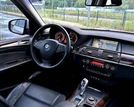 Серый БМВ Х5, объемом двигателя 3 л и пробегом 189 тыс. км за 15500 $, фото 7 на Automoto.ua