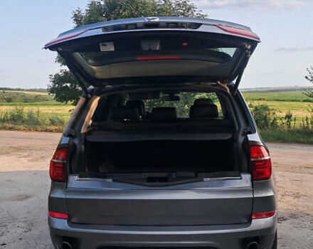 Серый БМВ Х5, объемом двигателя 3 л и пробегом 215 тыс. км за 15300 $, фото 1 на Automoto.ua