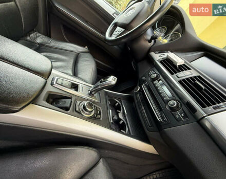 Серый БМВ Х5, объемом двигателя 3 л и пробегом 300 тыс. км за 17500 $, фото 3 на Automoto.ua