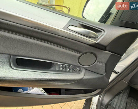 Серый БМВ Х5, объемом двигателя 3 л и пробегом 300 тыс. км за 17500 $, фото 13 на Automoto.ua