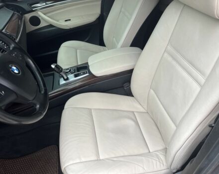 Серый БМВ Х5, объемом двигателя 3 л и пробегом 309 тыс. км за 12000 $, фото 7 на Automoto.ua