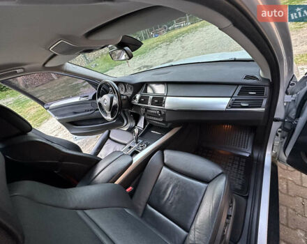 Серый БМВ Х5, объемом двигателя 3 л и пробегом 280 тыс. км за 18000 $, фото 18 на Automoto.ua