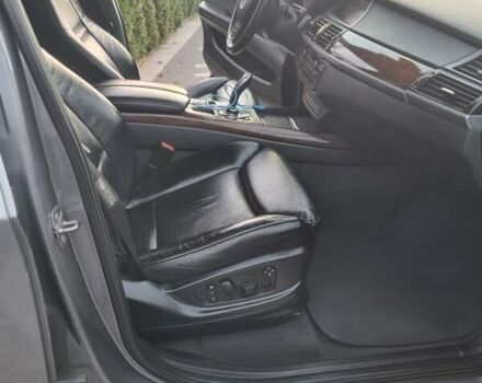 Серый БМВ Х5, объемом двигателя 0 л и пробегом 215 тыс. км за 15500 $, фото 8 на Automoto.ua