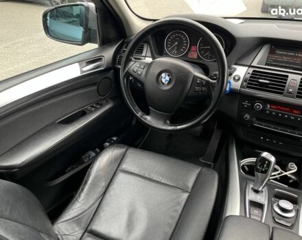 Серый БМВ Х5, объемом двигателя 3 л и пробегом 317 тыс. км за 15490 $, фото 31 на Automoto.ua