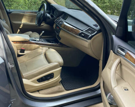 Серый БМВ Х5, объемом двигателя 2.99 л и пробегом 285 тыс. км за 16800 $, фото 23 на Automoto.ua