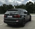 Серый БМВ Х5, объемом двигателя 3 л и пробегом 285 тыс. км за 18000 $, фото 3 на Automoto.ua