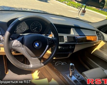 Серый БМВ Х5, объемом двигателя 3 л и пробегом 185 тыс. км за 15999 $, фото 4 на Automoto.ua