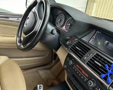 Серый БМВ Х5, объемом двигателя 3 л и пробегом 350 тыс. км за 16000 $, фото 7 на Automoto.ua