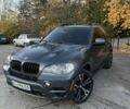 Серый БМВ Х5, объемом двигателя 3 л и пробегом 166 тыс. км за 19000 $, фото 1 на Automoto.ua