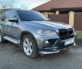 Серый БМВ Х5, объемом двигателя 3 л и пробегом 300 тыс. км за 13000 $, фото 1 на Automoto.ua