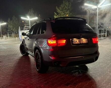 Серый БМВ Х5, объемом двигателя 3 л и пробегом 190 тыс. км за 16000 $, фото 2 на Automoto.ua
