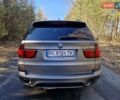 Серый БМВ Х5, объемом двигателя 3 л и пробегом 298 тыс. км за 15000 $, фото 4 на Automoto.ua
