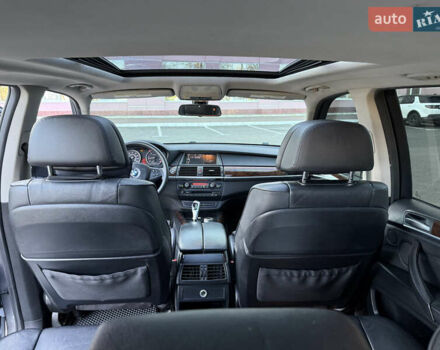 Серый БМВ Х5, объемом двигателя 3 л и пробегом 297 тыс. км за 15700 $, фото 27 на Automoto.ua