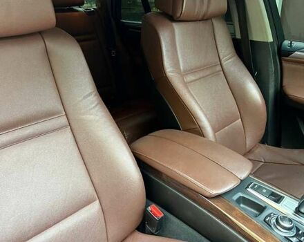 Серый БМВ Х5, объемом двигателя 2.98 л и пробегом 279 тыс. км за 10900 $, фото 5 на Automoto.ua