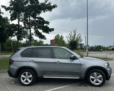 Серый БМВ Х5, объемом двигателя 3 л и пробегом 358 тыс. км за 16500 $, фото 1 на Automoto.ua