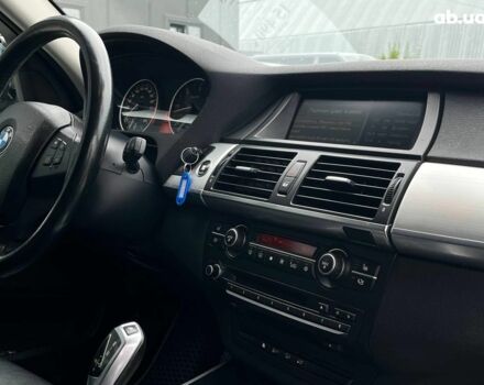 Серый БМВ Х5, объемом двигателя 3 л и пробегом 317 тыс. км за 15490 $, фото 40 на Automoto.ua