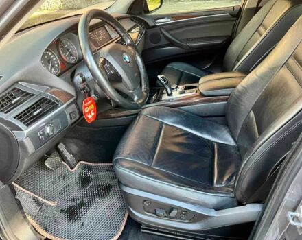 Серый БМВ Х5, объемом двигателя 3 л и пробегом 295 тыс. км за 11500 $, фото 10 на Automoto.ua