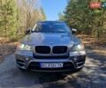 Серый БМВ Х5, объемом двигателя 3 л и пробегом 298 тыс. км за 15000 $, фото 1 на Automoto.ua