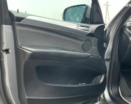 Серый БМВ Х5, объемом двигателя 3 л и пробегом 317 тыс. км за 15490 $, фото 13 на Automoto.ua
