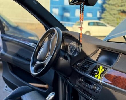 БМВ Х5 2010 в Днепре (Днепропетровске) на Automoto.ua Серый БМВ Х5, объемом двигателя 3 л и пробегом 215 тыс. км за 15700 $, фото 18 на Automoto.ua