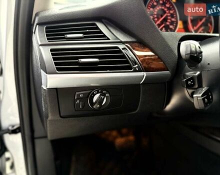 Сірий БМВ Х5, об'ємом двигуна 3 л та пробігом 303 тис. км за 16800 $, фото 30 на Automoto.ua