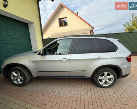 Серый БМВ Х5, объемом двигателя 3 л и пробегом 300 тыс. км за 17500 $, фото 9 на Automoto.ua