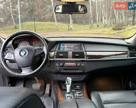 Серый БМВ Х5, объемом двигателя 2.98 л и пробегом 180 тыс. км за 12500 $, фото 10 на Automoto.ua