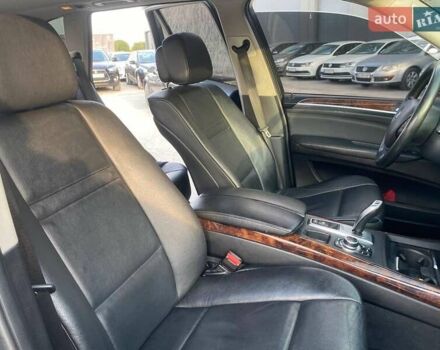 Серый БМВ Х5, объемом двигателя 3 л и пробегом 304 тыс. км за 14390 $, фото 29 на Automoto.ua