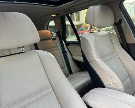 Серый БМВ Х5, объемом двигателя 3 л и пробегом 287 тыс. км за 15500 $, фото 53 на Automoto.ua