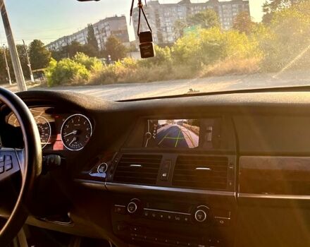Сірий БМВ Х5, об'ємом двигуна 3 л та пробігом 400 тис. км за 12700 $, фото 6 на Automoto.ua