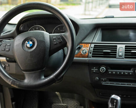 Сірий БМВ Х5, об'ємом двигуна 3 л та пробігом 237 тис. км за 19900 $, фото 30 на Automoto.ua