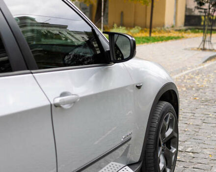 Сірий БМВ Х5, об'ємом двигуна 3 л та пробігом 237 тис. км за 19900 $, фото 6 на Automoto.ua