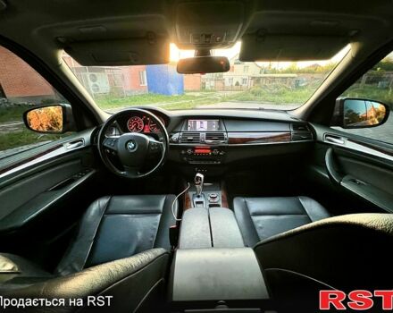 Серый БМВ Х5, объемом двигателя 3 л и пробегом 225 тыс. км за 12700 $, фото 5 на Automoto.ua