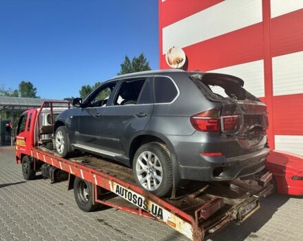 Серый БМВ Х5, объемом двигателя 3 л и пробегом 150 тыс. км за 100 $, фото 1 на Automoto.ua