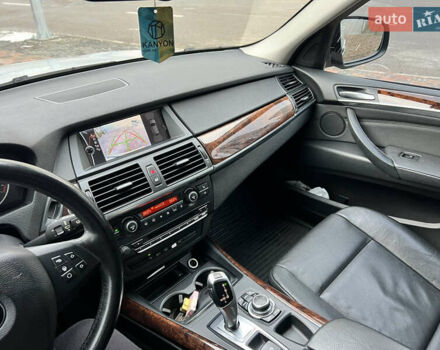Серый БМВ Х5, объемом двигателя 2.98 л и пробегом 268 тыс. км за 13800 $, фото 3 на Automoto.ua