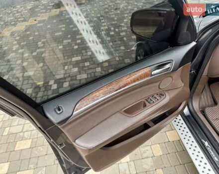 Серый БМВ Х5, объемом двигателя 3 л и пробегом 320 тыс. км за 16900 $, фото 35 на Automoto.ua
