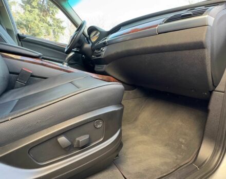 Серый БМВ Х5, объемом двигателя 3 л и пробегом 211 тыс. км за 8500 $, фото 23 на Automoto.ua