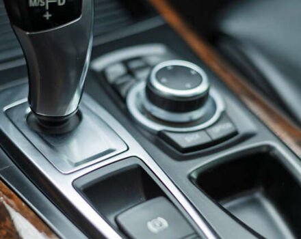 Сірий БМВ Х5, об'ємом двигуна 3 л та пробігом 237 тис. км за 19900 $, фото 38 на Automoto.ua