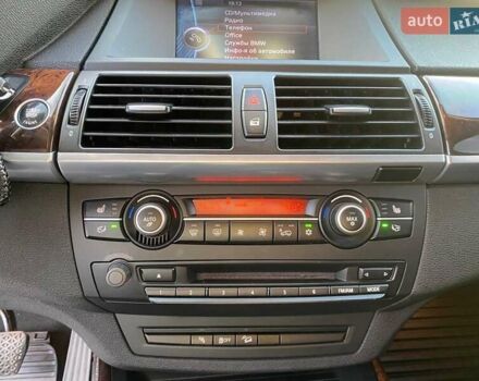 Серый БМВ Х5, объемом двигателя 3 л и пробегом 304 тыс. км за 14390 $, фото 20 на Automoto.ua