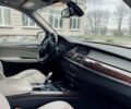 Серый БМВ Х5, объемом двигателя 3 л и пробегом 230 тыс. км за 11900 $, фото 6 на Automoto.ua