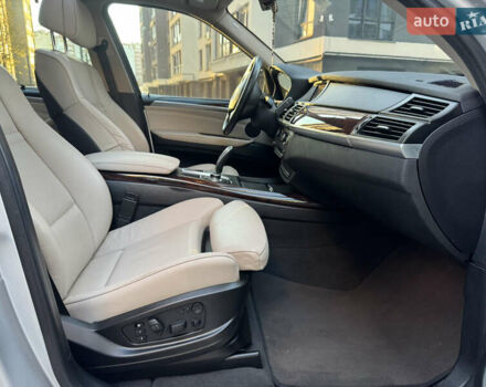 Серый БМВ Х5, объемом двигателя 3 л и пробегом 287 тыс. км за 15500 $, фото 50 на Automoto.ua