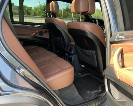 Сірий БМВ Х5, об'ємом двигуна 3 л та пробігом 317 тис. км за 17000 $, фото 6 на Automoto.ua