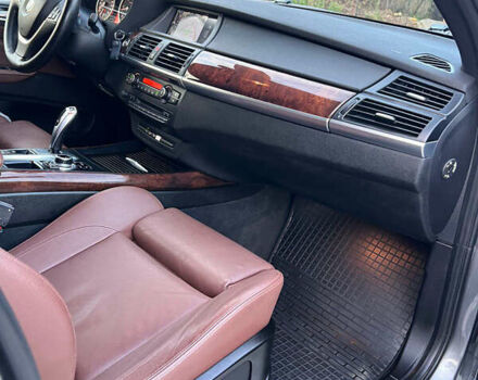 Серый БМВ Х5, объемом двигателя 3 л и пробегом 221 тыс. км за 21531 $, фото 34 на Automoto.ua