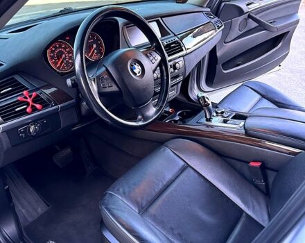 Сірий БМВ Х5, об'ємом двигуна 3 л та пробігом 250 тис. км за 12500 $, фото 9 на Automoto.ua