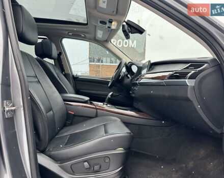 Сірий БМВ Х5, об'ємом двигуна 3 л та пробігом 304 тис. км за 11990 $, фото 46 на Automoto.ua